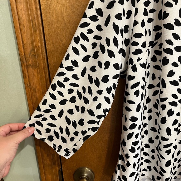 MELLODAY black & white abstract print 3/4 sleeve blouse - Picture 3 of 5